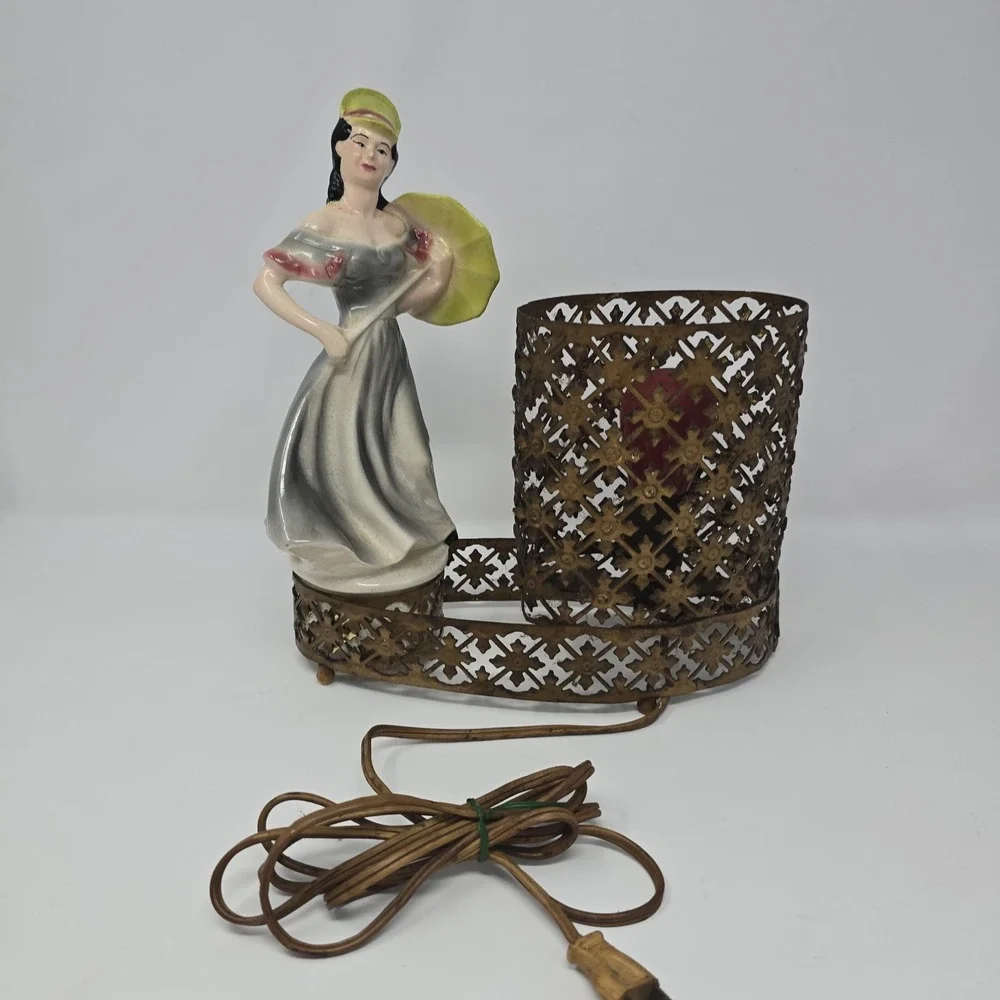 Rare Vintage Sierra Columbia TV Lamp Light Victorian Woman Figural (Working)